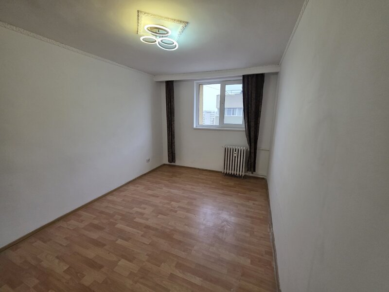 Colentina, intersectie Fundeni, bloc reabilitat, stradal, vedere spate,