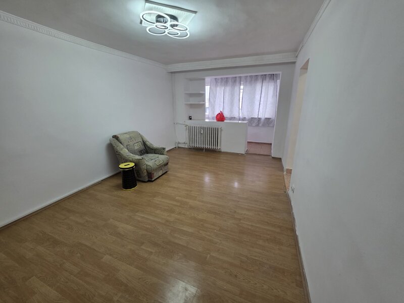 Colentina, intersectie Fundeni, bloc reabilitat, stradal, vedere spate,