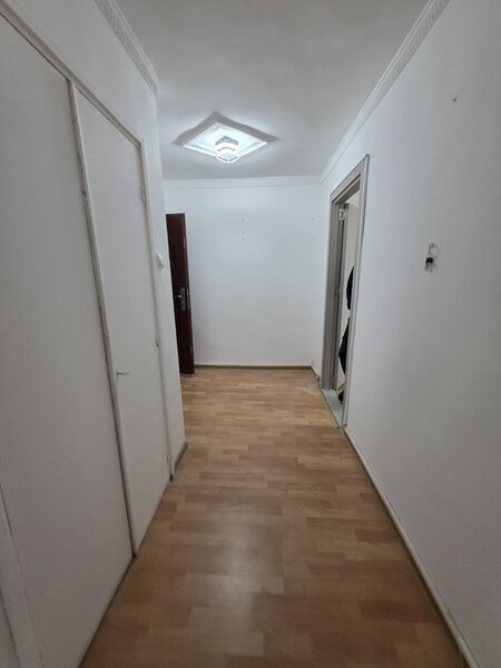 Colentina, intersectie Fundeni, bloc reabilitat, stradal, vedere spate,